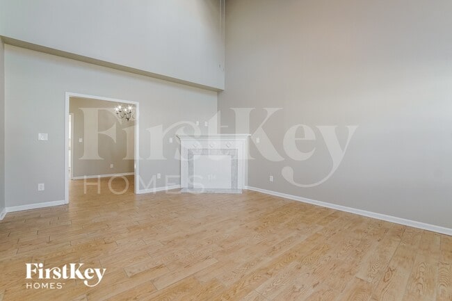 Building Photo - 925 Troubadour Ln