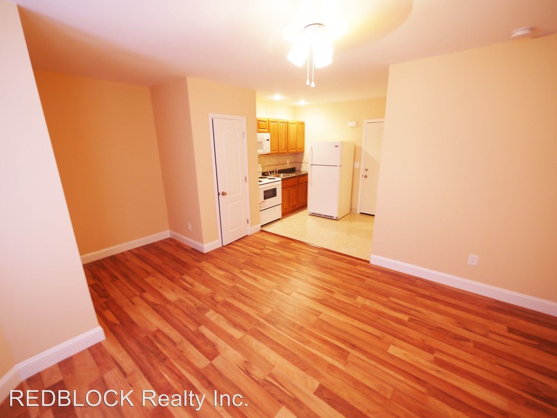 Building Photo - 5013 Cedar Ave