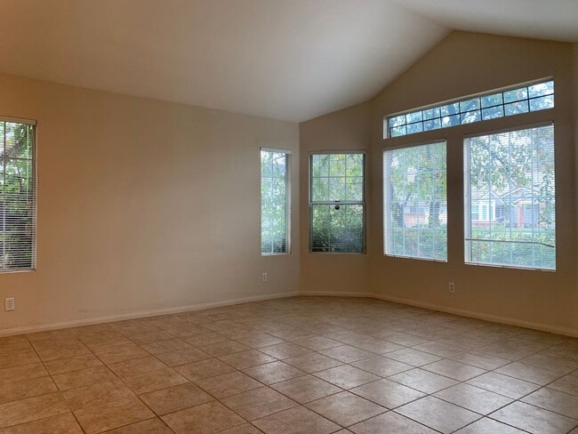 Building Photo - 3 Bedroom single story home in Murrieta available for rent