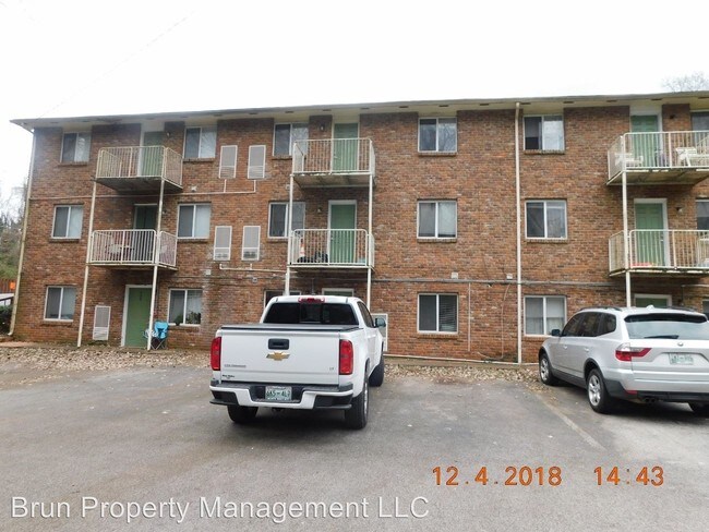 Building Photo - 502 E Red Bud Rd