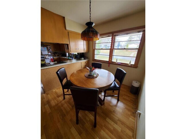 Foto del edificio - 2488 Chatsworth St N