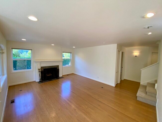 Photo - 4802 NE 45th St House