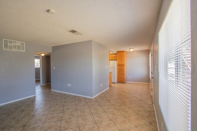 Building Photo - 1819 n 40th street # I3