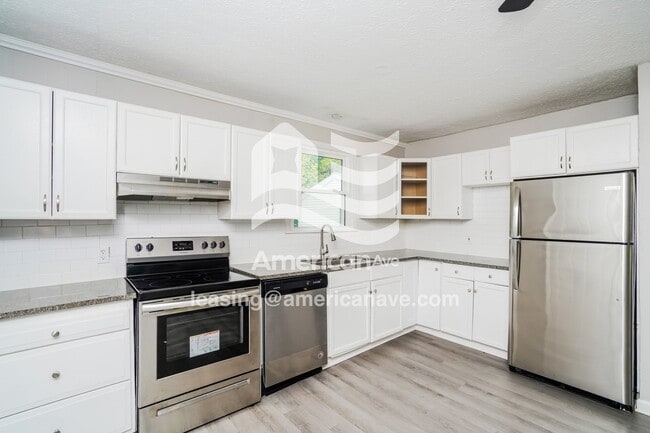 Building Photo - 520 Goyne Ave