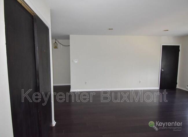 Foto del edificio - 5 W Plumstead Ave