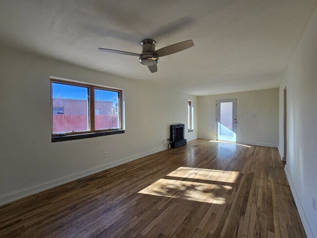 Foto del edificio - 235 Irvine St