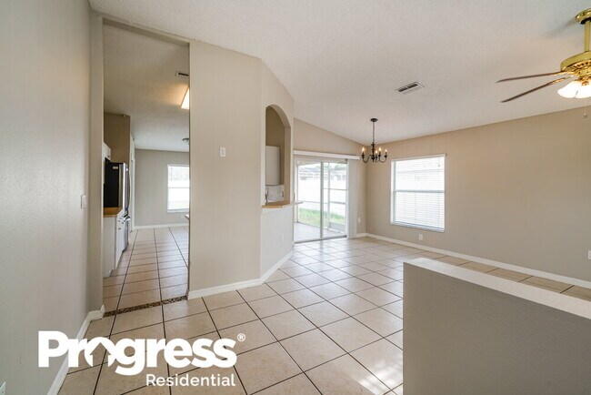 Building Photo - 1637 Totem Pole Way
