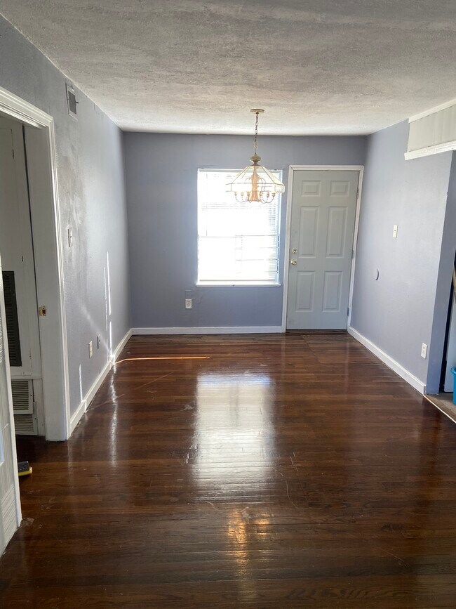 Foto del edificio - 5250 Kingsbury St