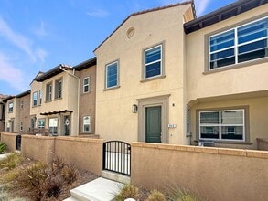 Building Photo - 843 Blackstone Dr