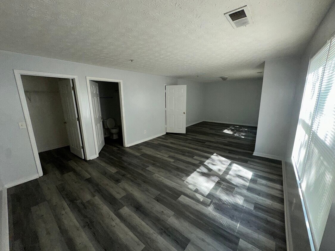 Foto principal - 2303 Waldrop Pl