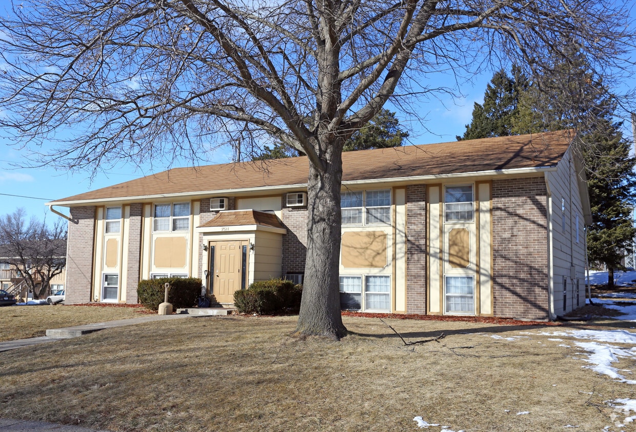 Building Photo - 7511 Dennis Dr