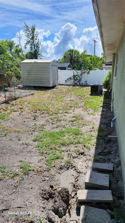 Building Photo - 4014 W Mango Ave