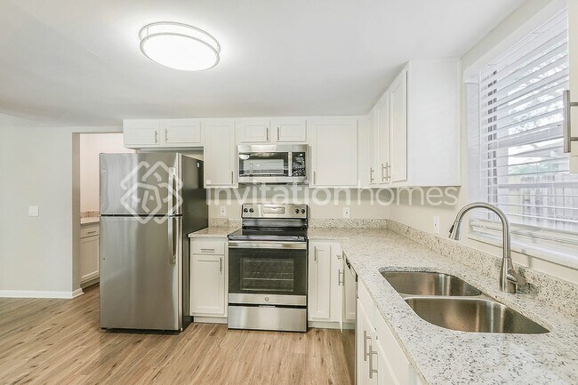 Building Photo - 403 Green Arbor Dr