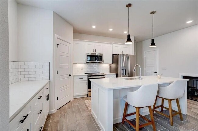 Foto del edificio - 1707 W Whitney Ln