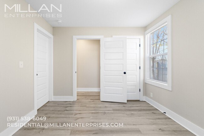 Building Photo - Charming Single-Story Home with Spacious Yard Near Fort Campbell