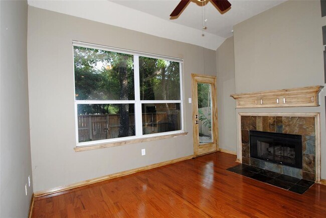 Building Photo - 103 S Piper Trace