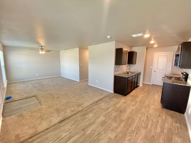 Building Photo - Pre-leasing now for 3 bed 2 bath in Cooper...