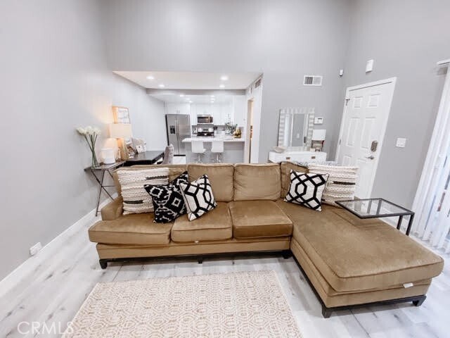 Foto del edificio - 2700 N Brea Blvd