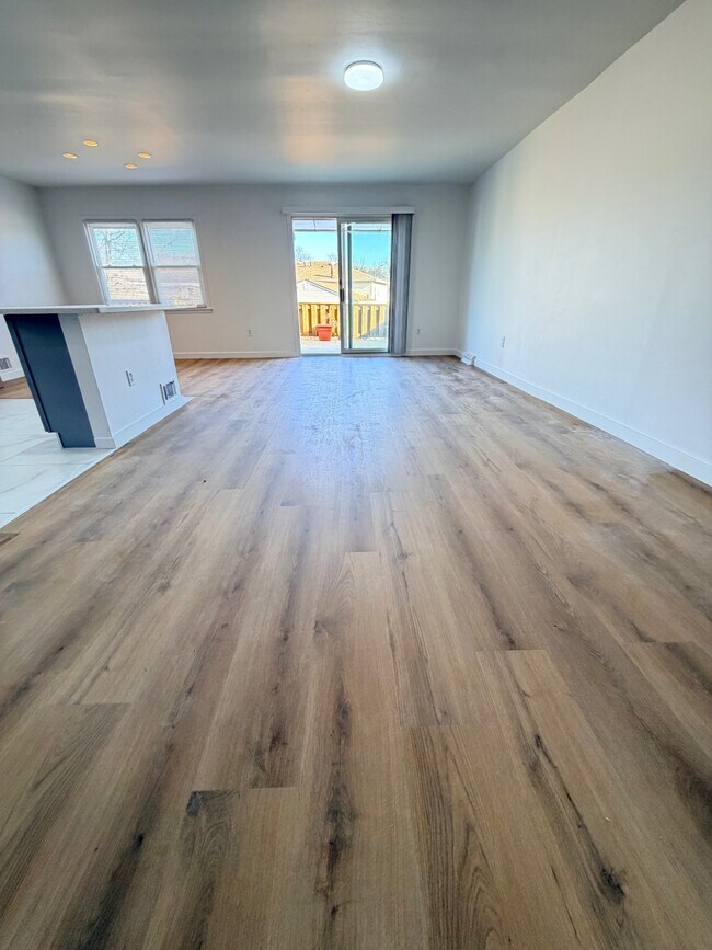 Foto del edificio - 15-75-75 208th Pl