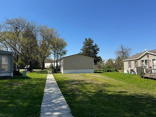 Building Photo - 47 Bluebird Hill Dr