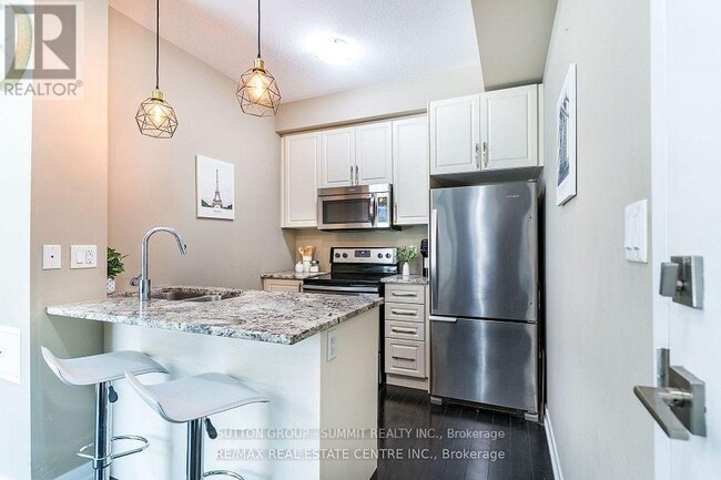 Building Photo - 35 Southshore Cres