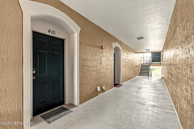 Building Photo - 7990 Baymeadows Cir E