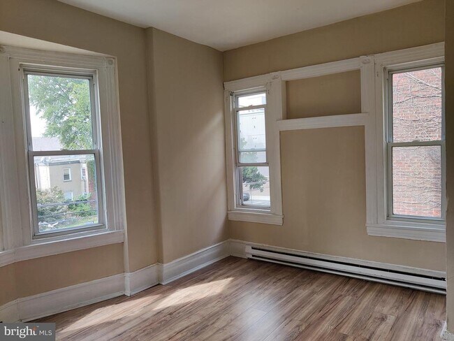 Foto del edificio - 3639 Spring Garden St