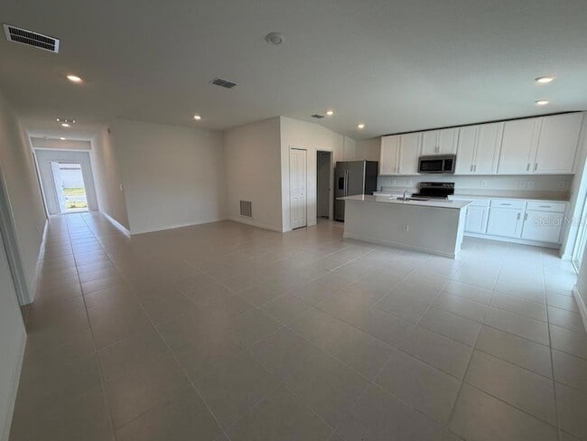 Building Photo - 2155 Lone Oak Ln