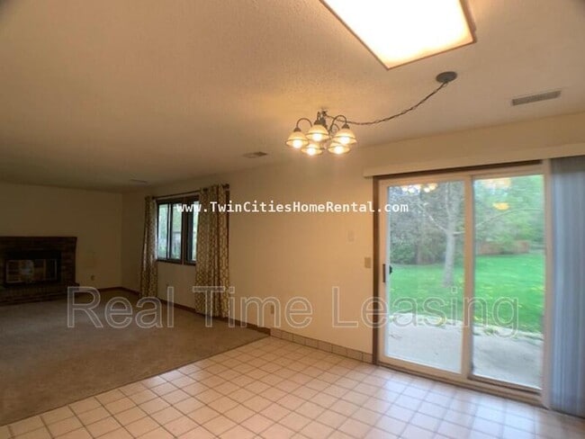 Foto del edificio - 9330 176th St W