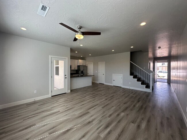 Building Photo - BRAND NEW 3 BEDROOM SAND HOLLOW TOWNHOME F...