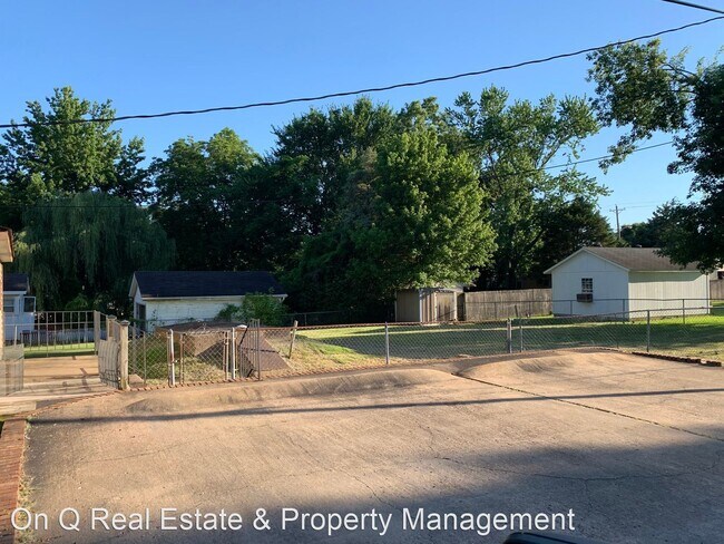 Foto del edificio - 3 br, 1.5 bath House - 1101 Turner St.