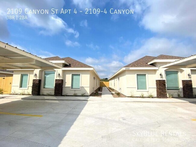 Foto del edificio - 2109 Canyon Dr