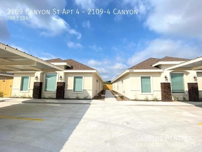 Building Photo - 2109 Canyon St