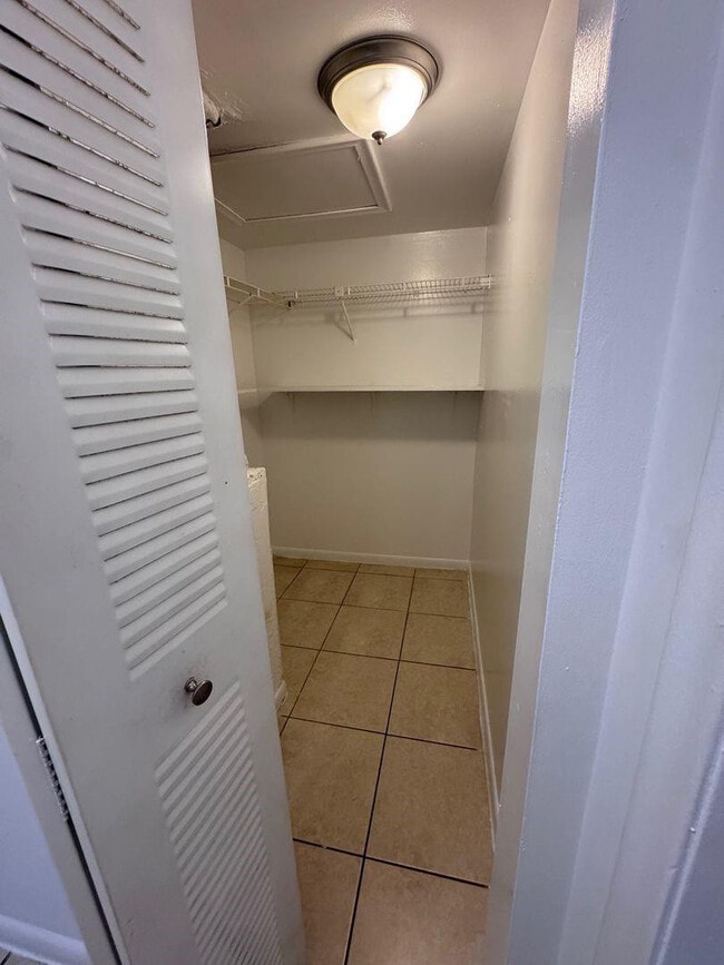 Foto del edificio - 6001 NW 7th St