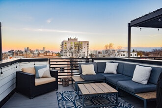 Building Photo - 3520 W Conejos Pl