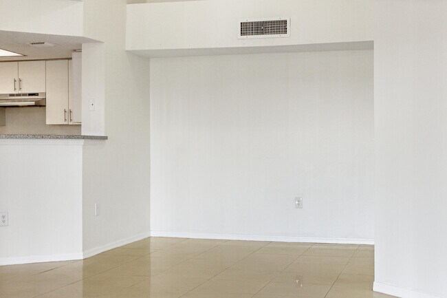 Foto del edificio - 5065 Wiles Rd