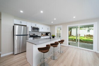 Building Photo - 171 VAN HORNE St