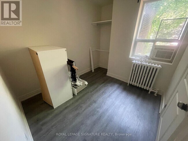 Photo du bâtiment - 394-394 Dovercourt Rd
