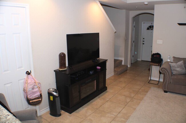 Sala de estar - 4923 Flipper Dr