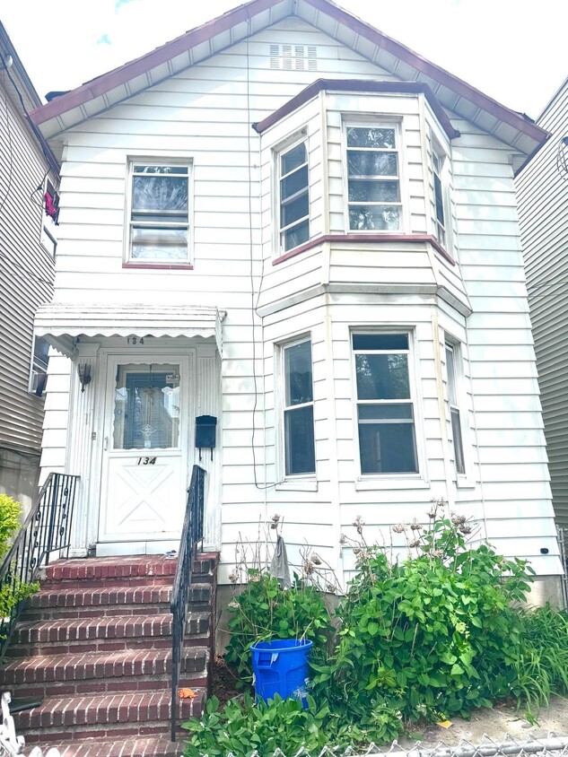 Primary Photo - 134 Boyd Ave