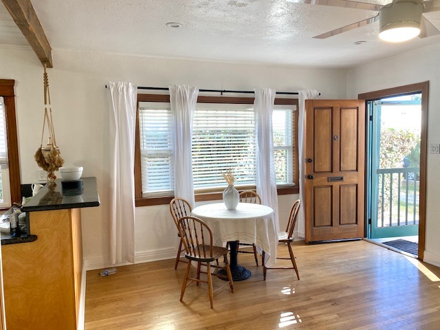 dining - 225 California Ave