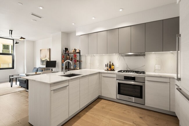 Building Photo - 1427 Rhode Island Ave NW