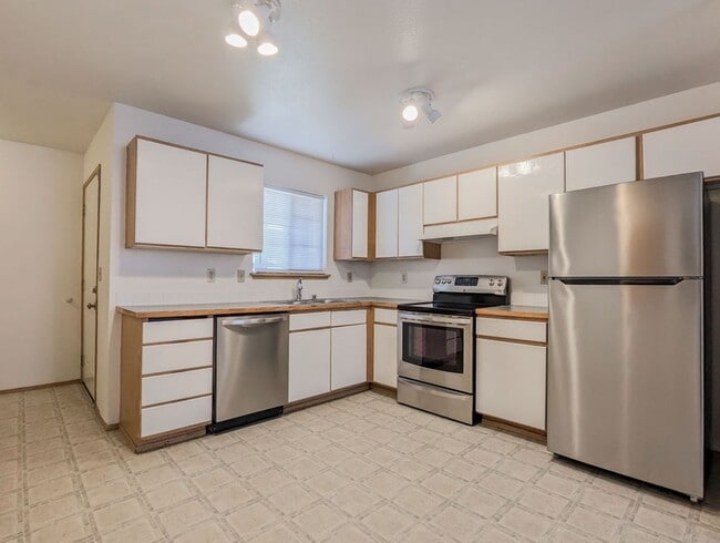 Building Photo - 4010 168th St NE