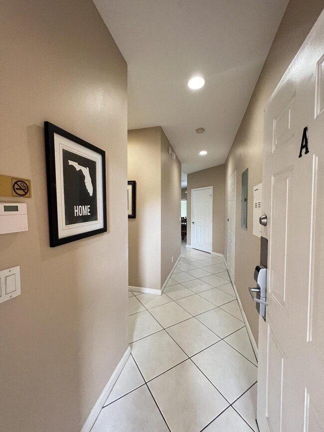 Building Photo - 8924 Sandshot Ct
