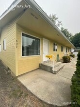 Building Photo - 633 Airway Ave