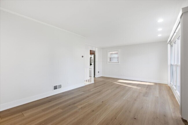 Foto del edificio - 7959 Nora Ave