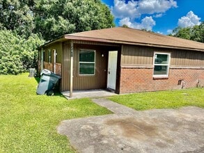 Building Photo - 2414-2416 Crystal Hills Loop E