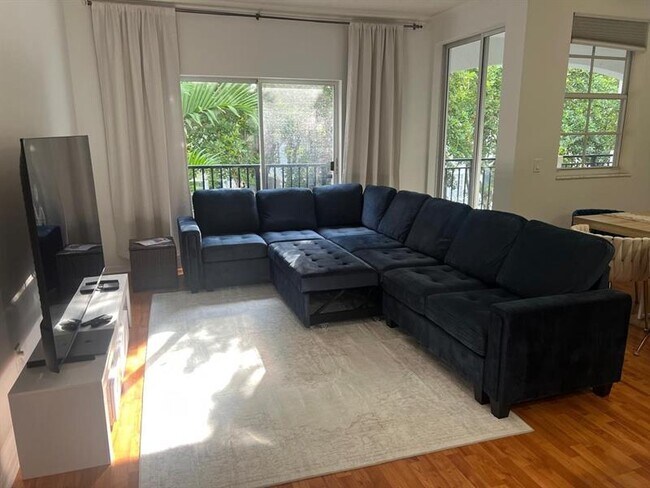 Building Photo - 3205 NE 184th St