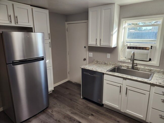 Foto del edificio - 6690 E 63rd Pl