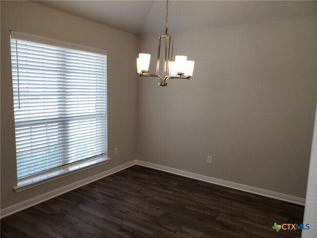 Foto del edificio - 1909 Euclid Dr